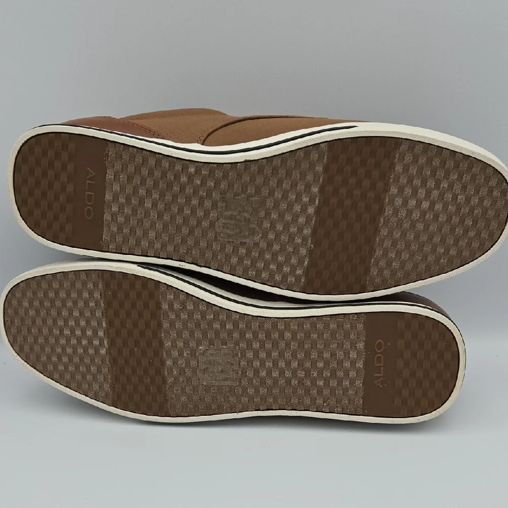 Aldo Men's Casual Boat Shoes, Brown with white sole, Size 10.5